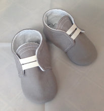 Load image into Gallery viewer, Gray Shoes with Elastic