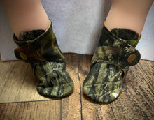 Load image into Gallery viewer, Hunting Camo Snap Boots