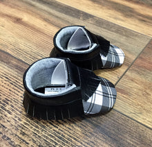 Load image into Gallery viewer, Black & White Plaid Baby Moccasins
