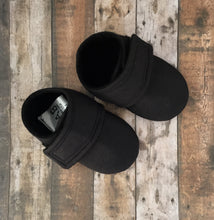 Load image into Gallery viewer, Black Shoes with strap