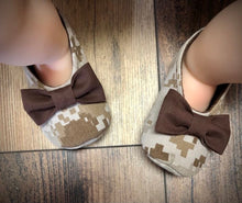 Load image into Gallery viewer, US Marine Corps Desert Camo Baby Girl Shoes with Bows | Newborn size up to 24 Months