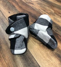 Load image into Gallery viewer, Black & White Buffalo Plaid Snap Boots