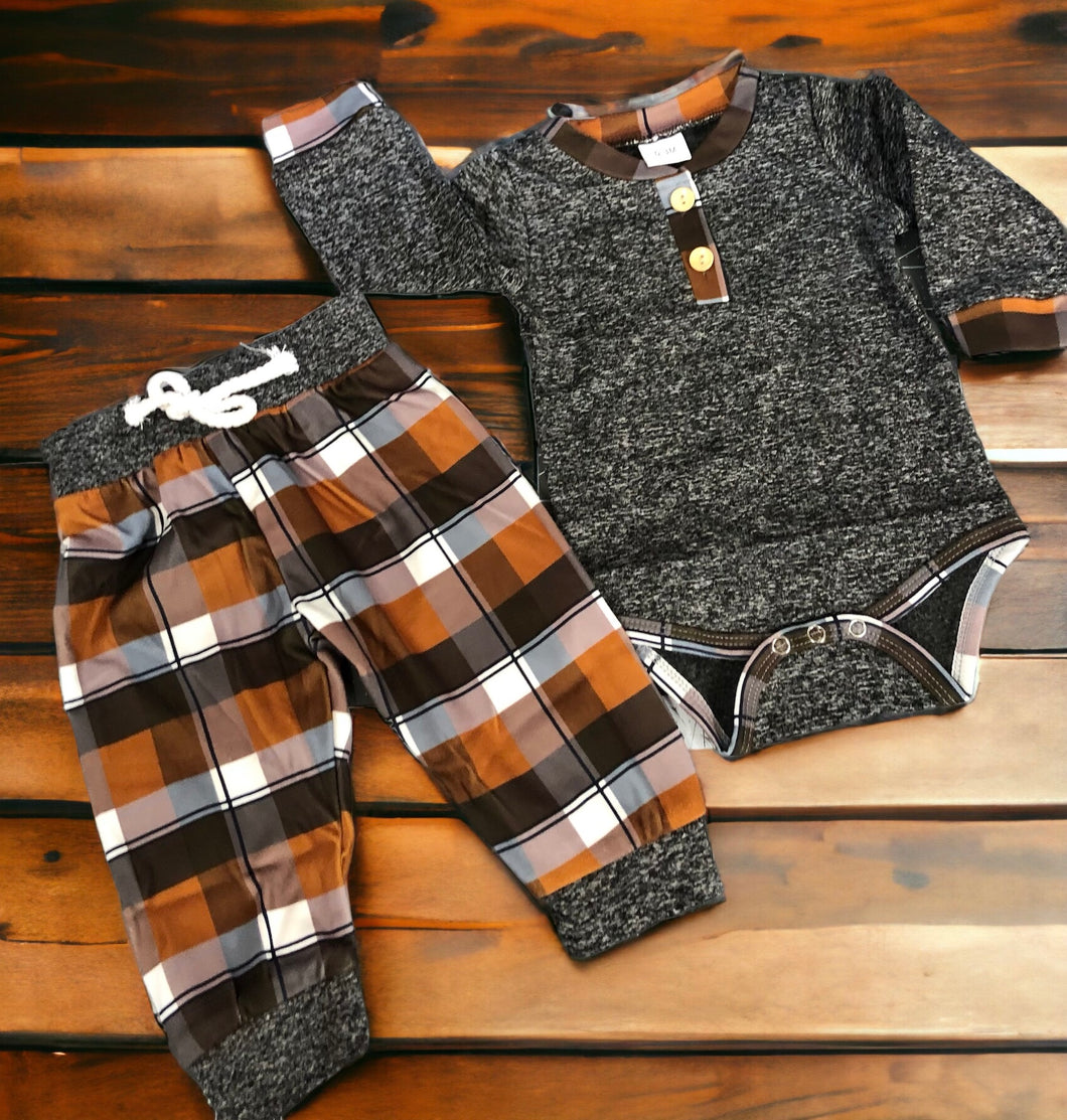 Fall Plaid Outfit