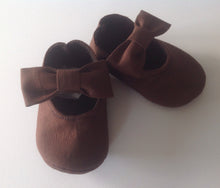 Load image into Gallery viewer, Brown Shoes with Bows on straps