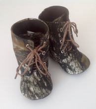 Load image into Gallery viewer, Mossy Camo Baby Boots | Newborn size up to 4T