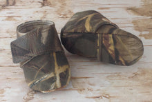 Load image into Gallery viewer, Max 4HD Camo Shoes with strap