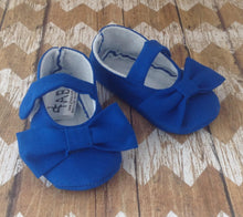 Load image into Gallery viewer, Royal Blue Baby Girl Shoes with Bows | Newborn size up to 24 Months
