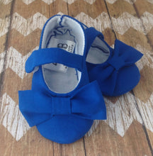 Load image into Gallery viewer, Royal Blue Baby Girl Shoes with Bows | Newborn size up to 24 Months