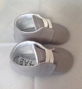 Gray Shoes with Elastic