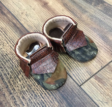 Load image into Gallery viewer, Mossy Oak Camo Baby Moccasins | Newborn size up to 24 M
