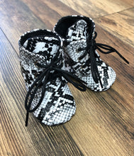 Load image into Gallery viewer, White Snake Skin Faux Leather Baby Boots