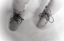 Load image into Gallery viewer, Brown Lace Up Boots