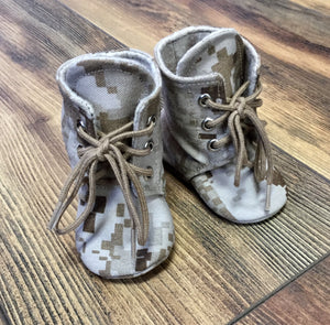 US Marine Corps Desert Camo Baby Combat Boots | Newborn size up to 4T