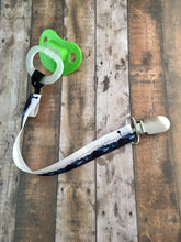 Load image into Gallery viewer, Mountain Horizon Pacifier Clip