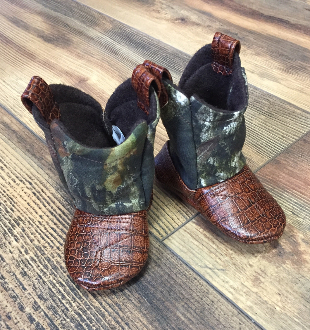 Mossy Oak Camo Baby Cowboy Boots | Newborn Size up to 24 Months