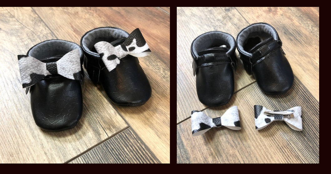 Black Moccasins with Interchangeable Bows